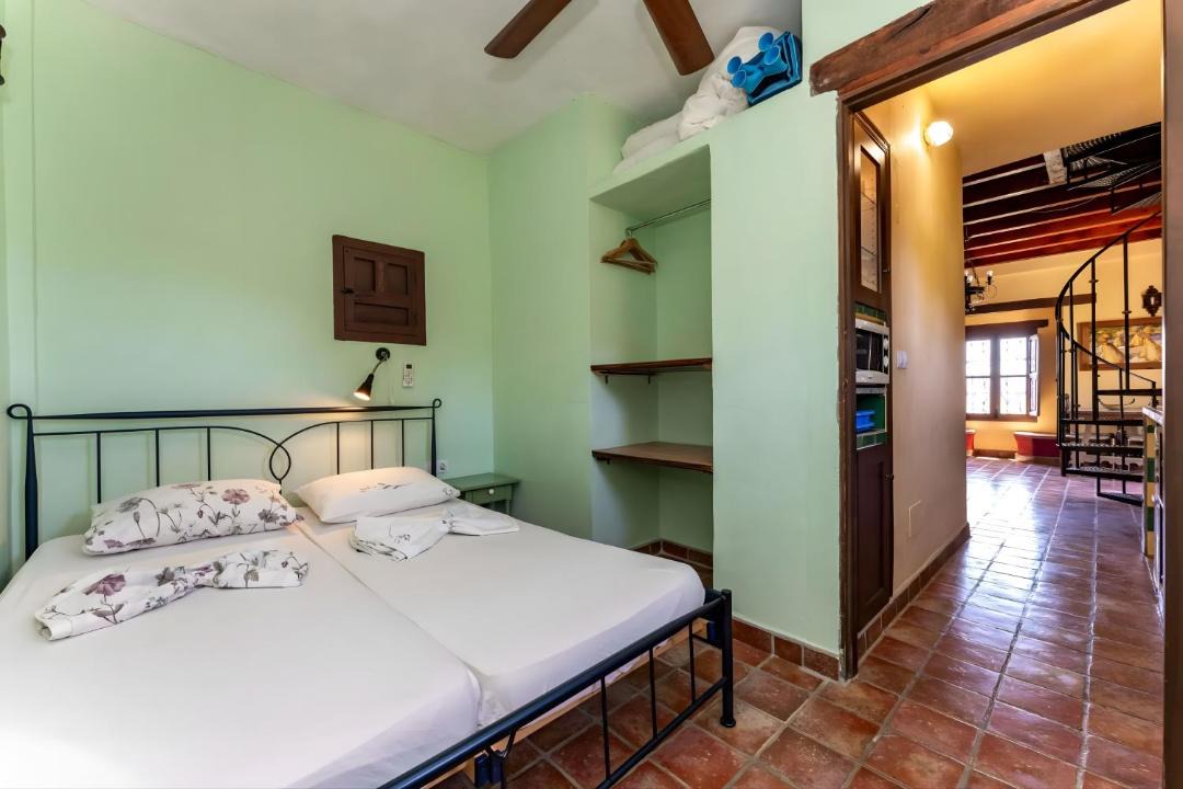 Photo of Bedroom in Alozaina