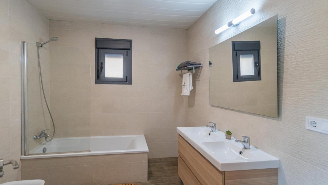 Photo of Bathroom in Arenas