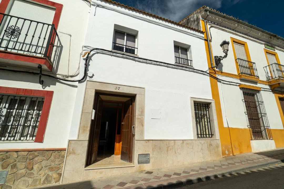 Photo of Buildings in Algar