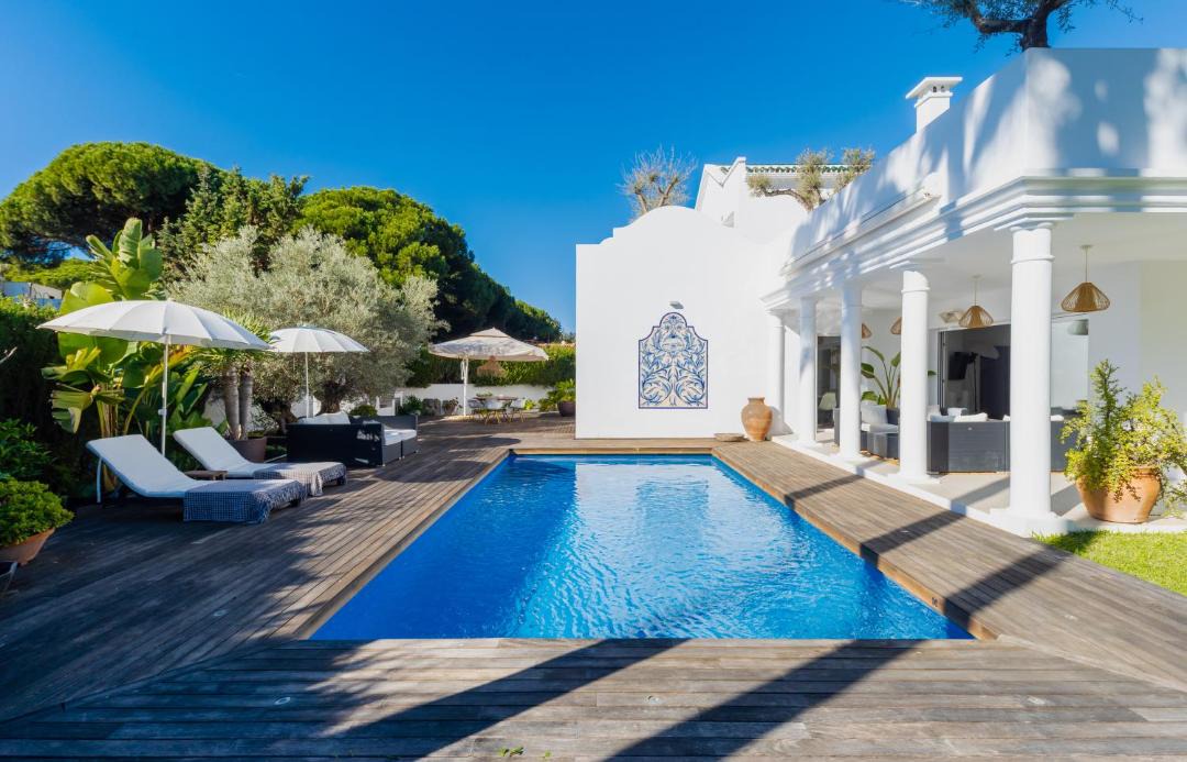 Photo of Others in Artola