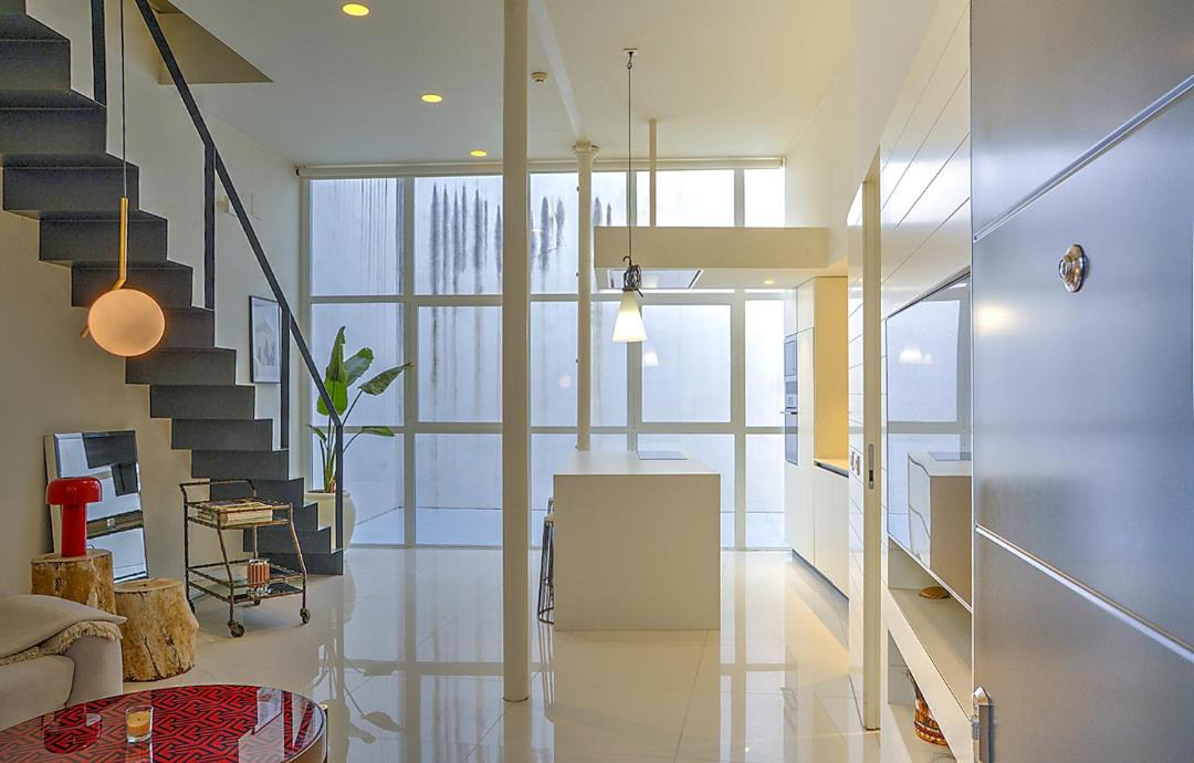 Photo of Livingroom in Alameda
