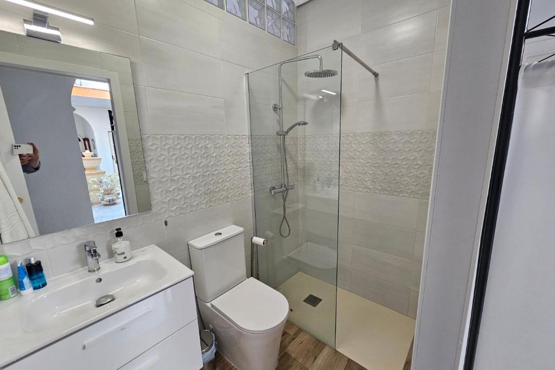 Photo of Bathroom in Palomares del Rio