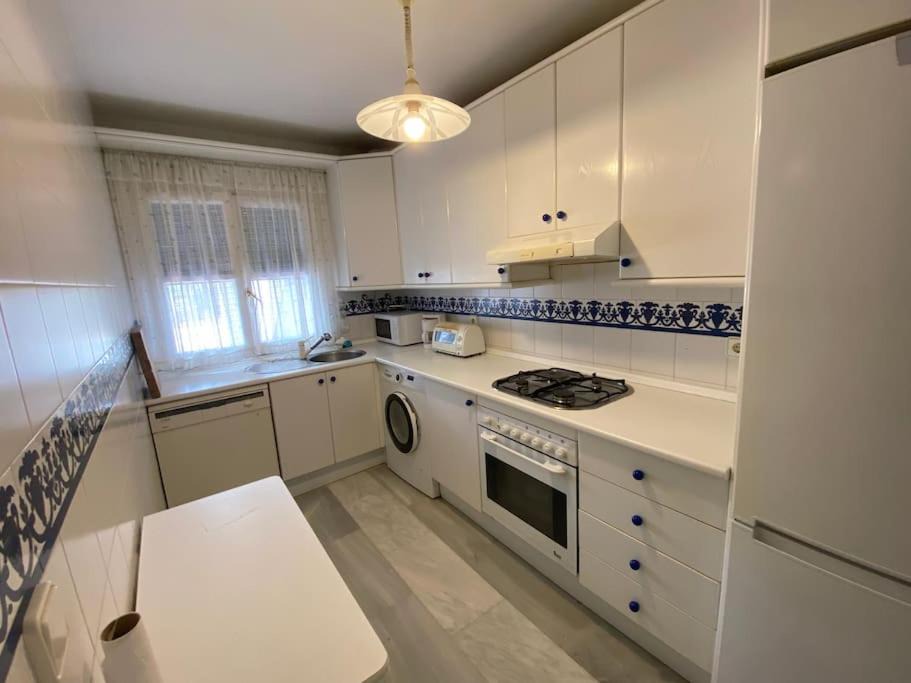 Photo of Kitchen in Poblado de Sancti Petri