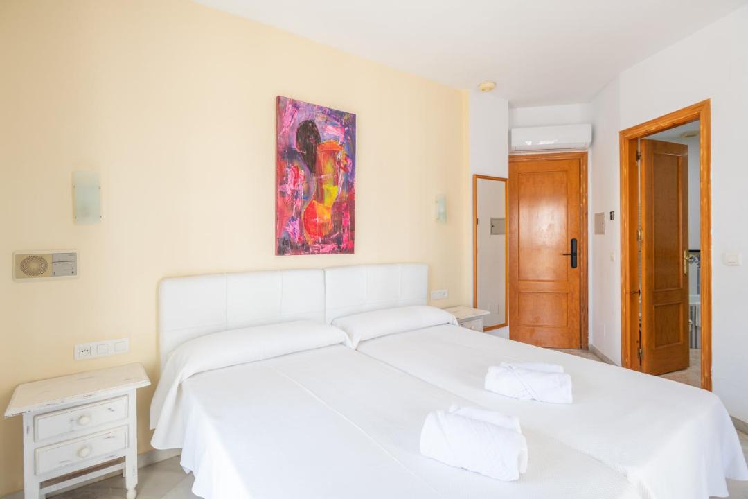 Photo of Bedroom in Maro
