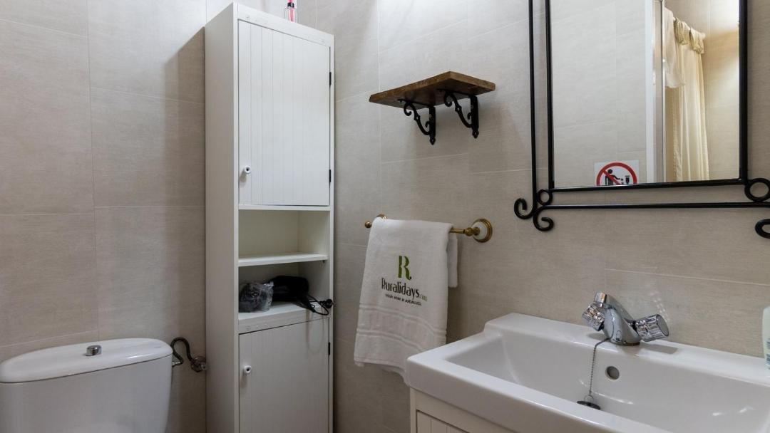 Photo of Bathroom in Benaojan