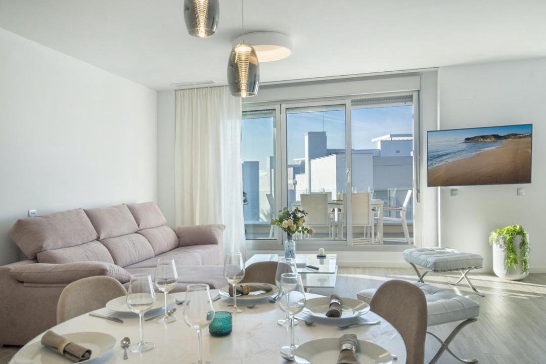 Photo of Livingroom in New Golden Mile