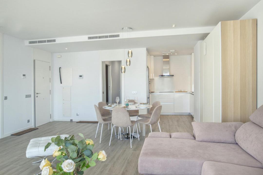 Photo of Livingroom in New Golden Mile