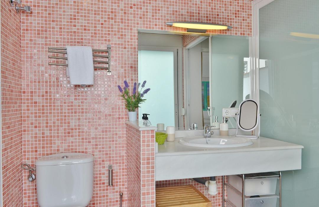 Photo of Bathroom in San Francisco-Ribera