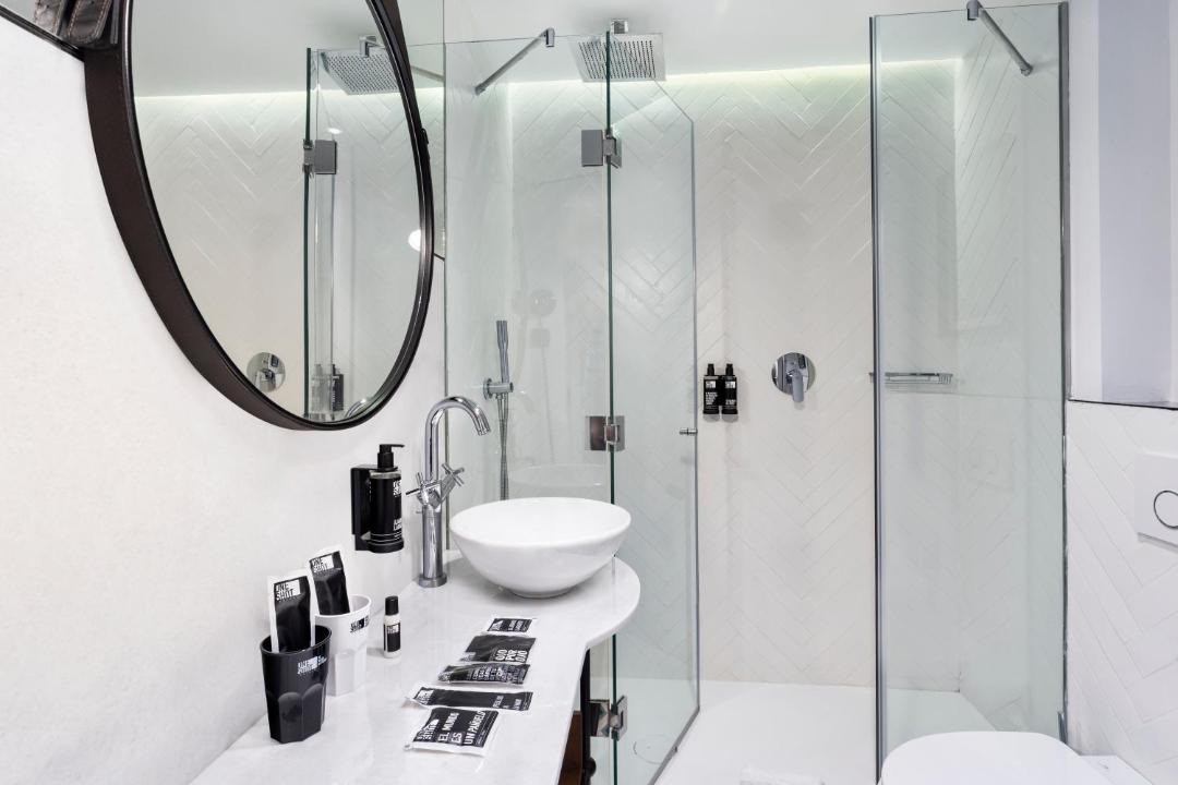 Photo of Bathroom in Feria