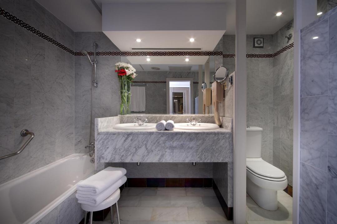 Photo of Bathroom in Benacazon