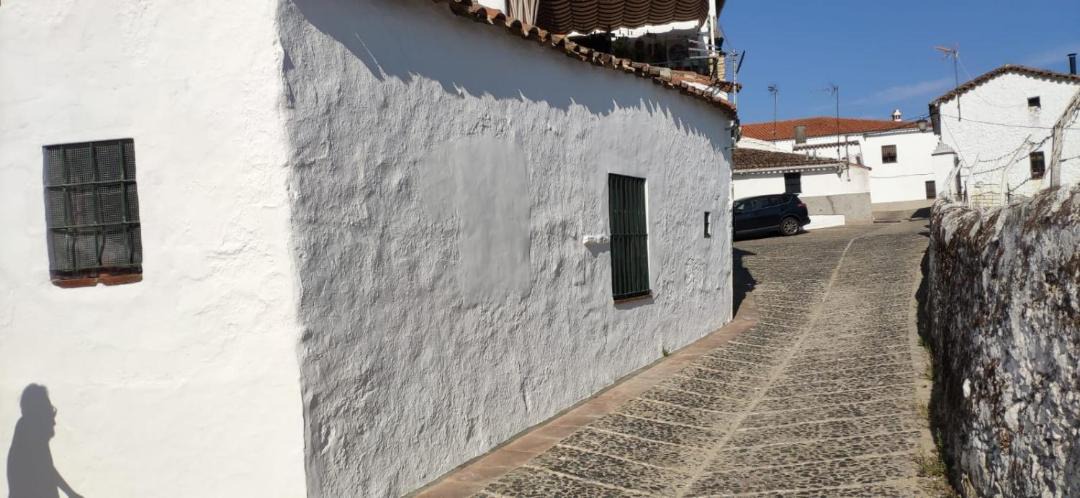 Photo of Buildings in Higuera de la Sierra