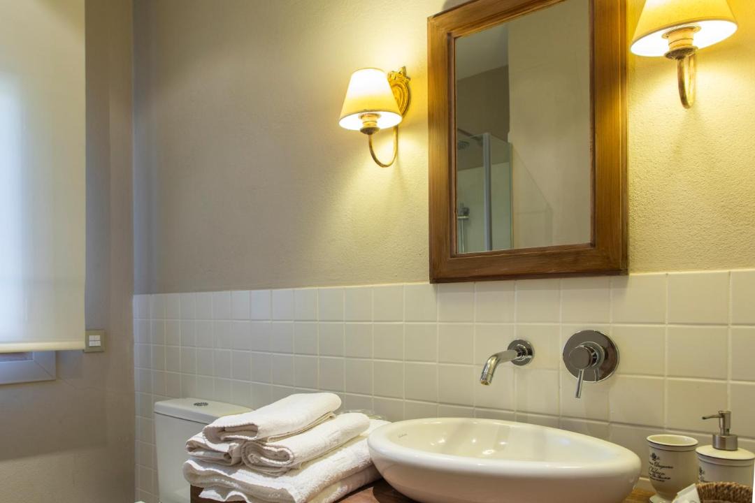 Photo of Bathroom in San Martin de Trevejo