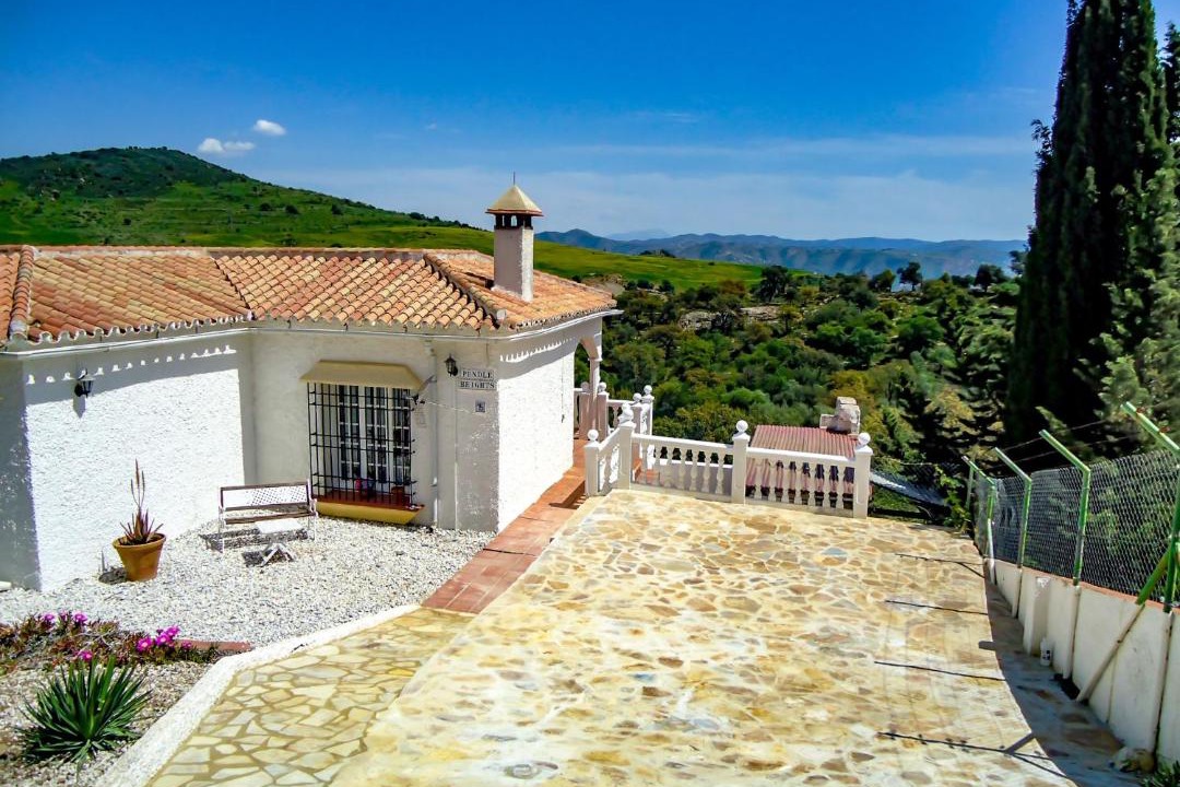 Photo of Buildings in Almogia