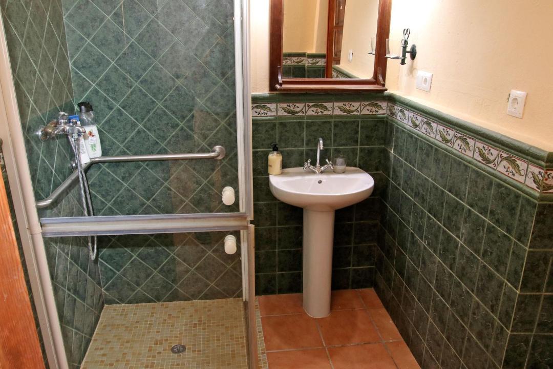 Photo of Bathroom in Benaojan