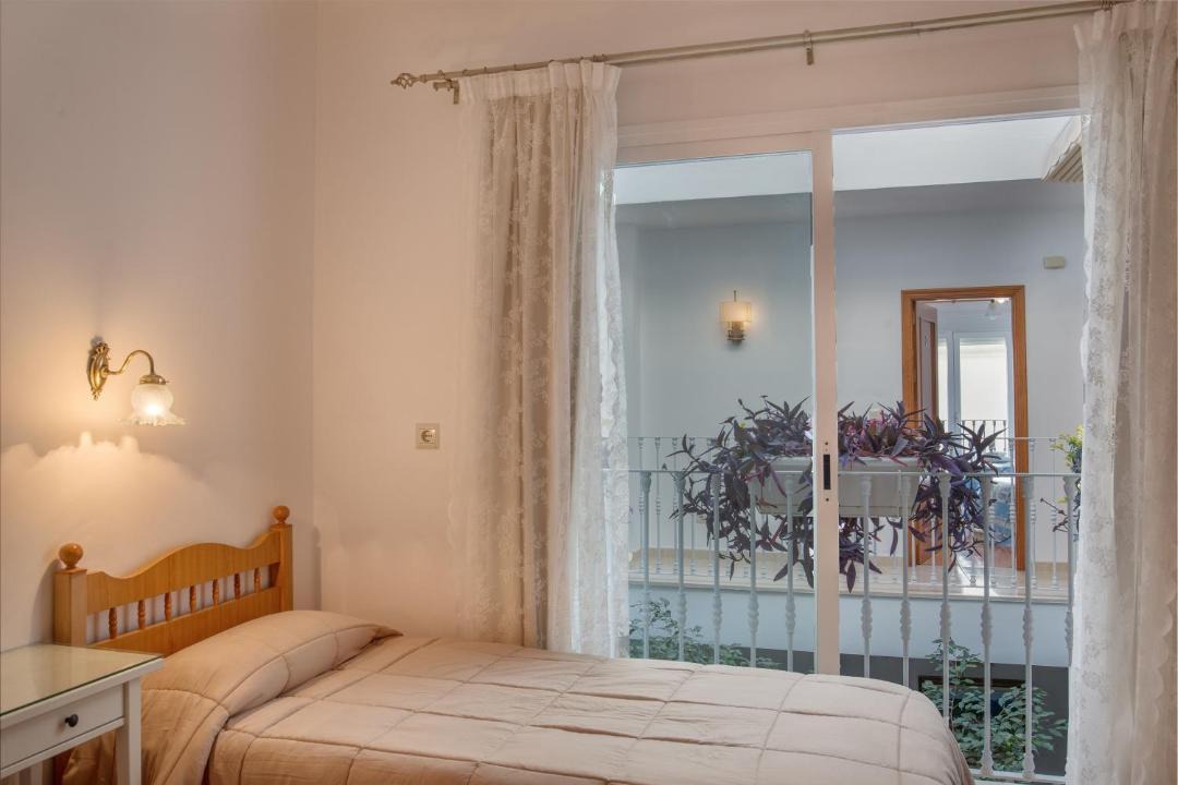 Photo of Bedroom in Farajan