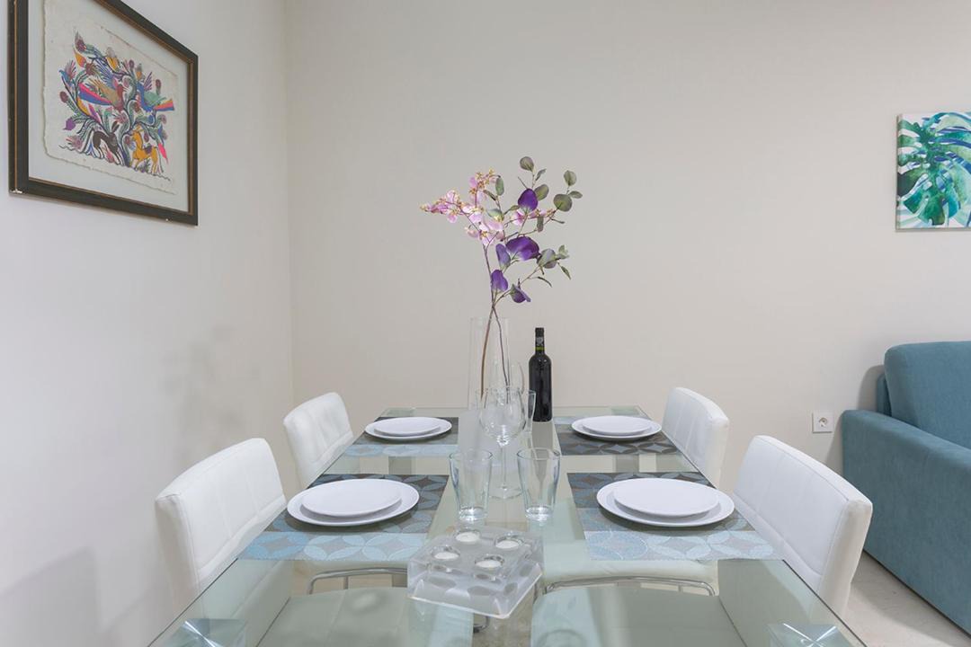 Photo of Livingroom in Alameda