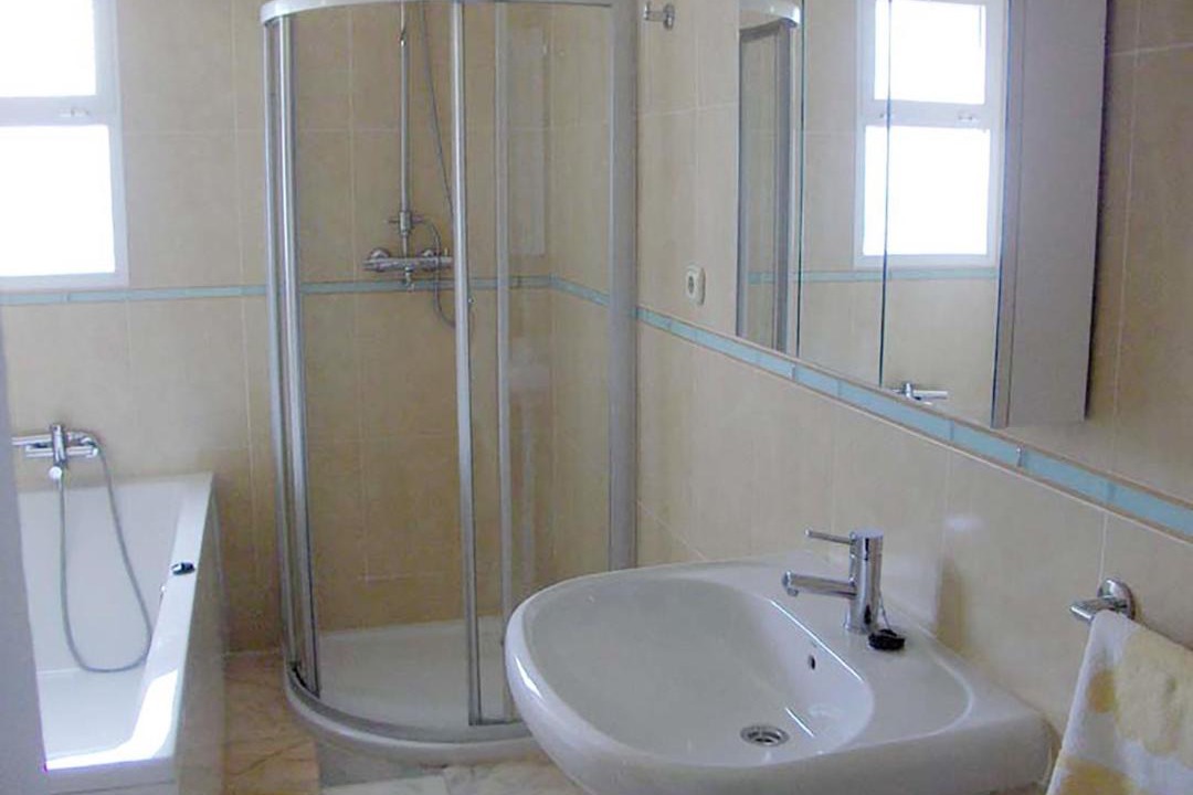 Photo of Bathroom in Maro