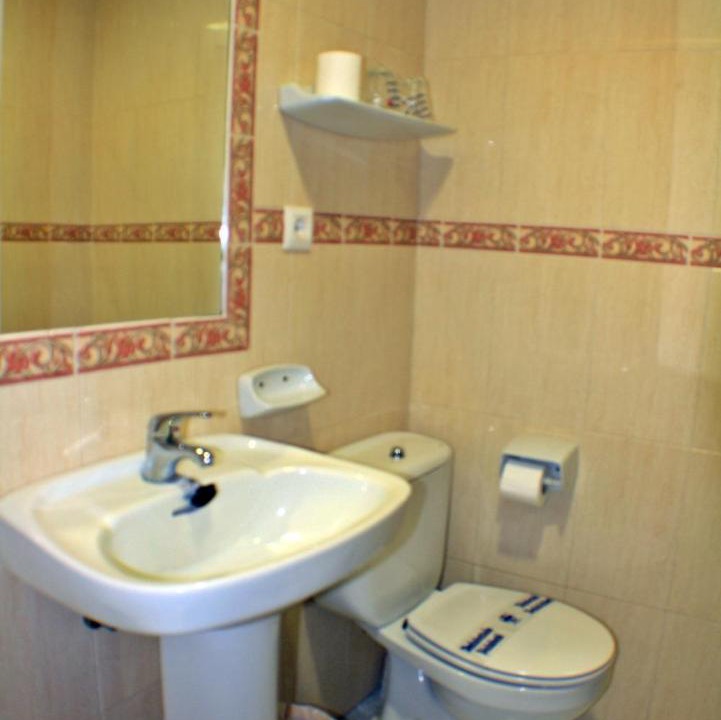 Photo of Bathroom in La Linea de la Concepcion