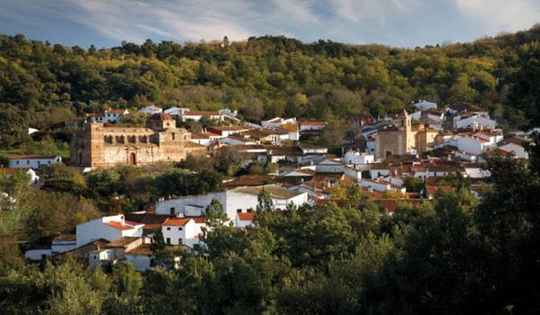 Photo of Buildings in Castano del Robledo