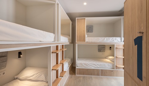 Room for 6 people with private bathroom