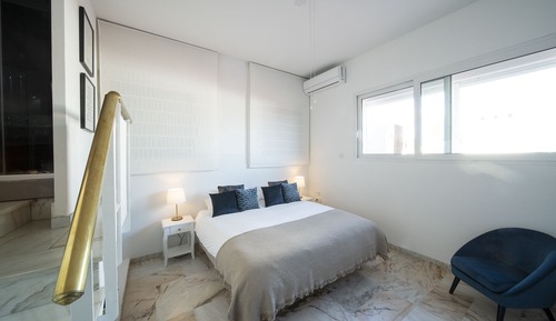 Deluxe Room, 1 King Bed