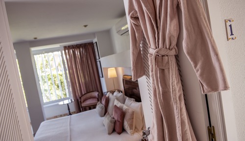 Deluxe Room, 1 King Bed