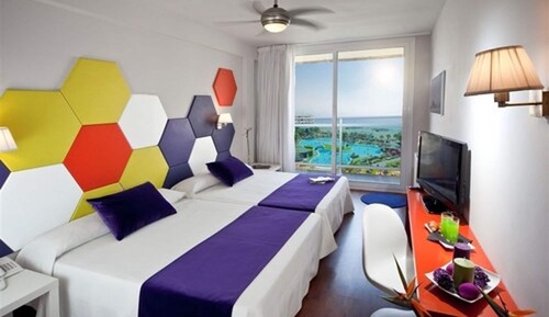 Double Room (2 adults and 1 child)
