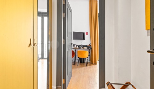 Double or Twin Room with Interior View
