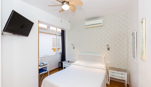Double Room, 1 Queen Bed