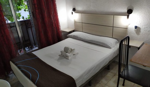 Double or Twin Room, Shared Bathroom