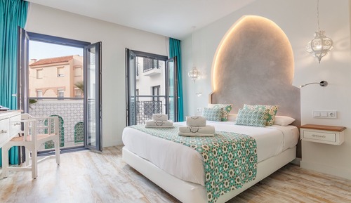 Light of the patio | Essential guestroom