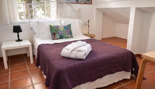Comfort Single Room, Shared Bathroom, Garden View