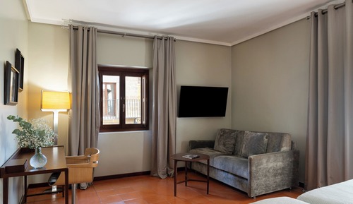 Standard Double Room (2 Adults and 1 Child)