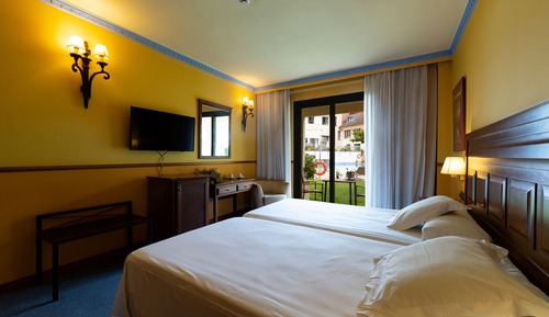 Standard Room, Pool Access
