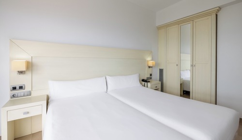 Single Room, Sea View