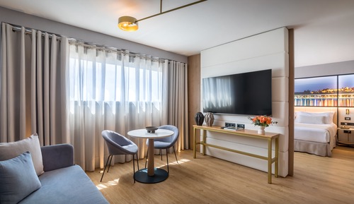 Junior Suite (Deluxe)
