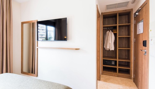 Single Room, 1 Double Bed