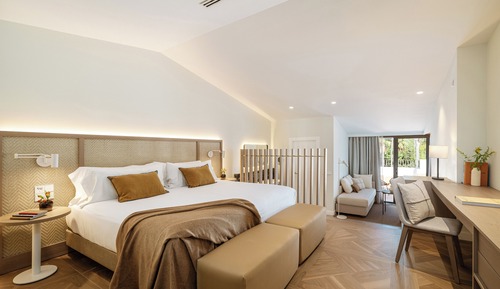 Superior Room (2 Adults + 1 Child / With views)