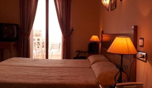 Double Room, 2 Twin Beds, Mountain View