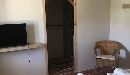 Double Room (1)