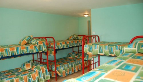 Room, Multiple Beds (7)