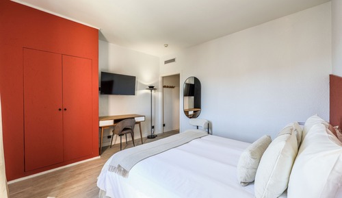 Business Double Room, City View