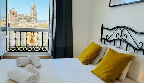 Standard Apartment, 3 Bedrooms, City View