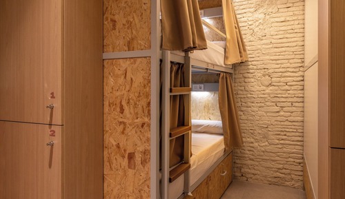 Bed in 14-bed mixed dormitory room