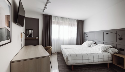 Deluxe Double Room, 2 Twin Beds, Courtyard View