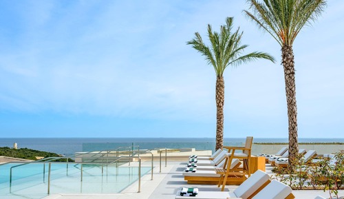 3 Bedroom Sea View Suite 3 King with Pool and Hot Tub