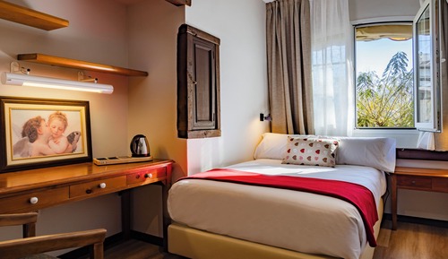 Single Room (IND)