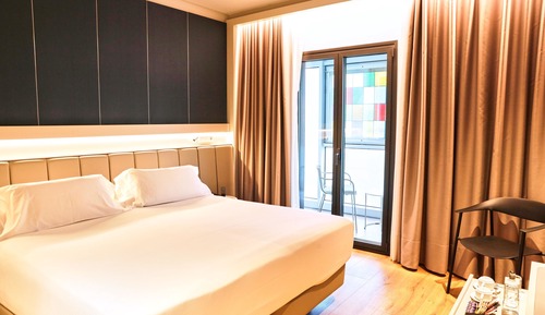 Deluxe Room, Balcony