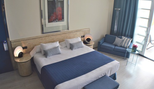 Premium Room