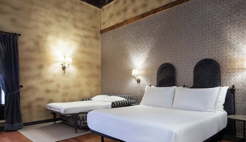 Premium Room, 1 King Bed with Sofa bed